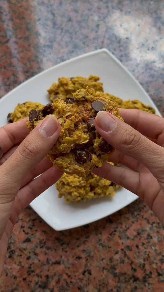 Healthy Golden Milk Oat Cookies🍪💛 Ingredientes: 2 huevos 1/4 tz mantequilla de maní 6 cdas aceite de coco 1/2 tz miel ...