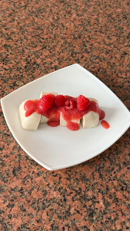 Gelatina con 86 g de proteína y sin azúcar 🤍🤤 Ingredientes: 500g yogurt griego sin azúcar 200g queso cottage 2 cdas Mo...